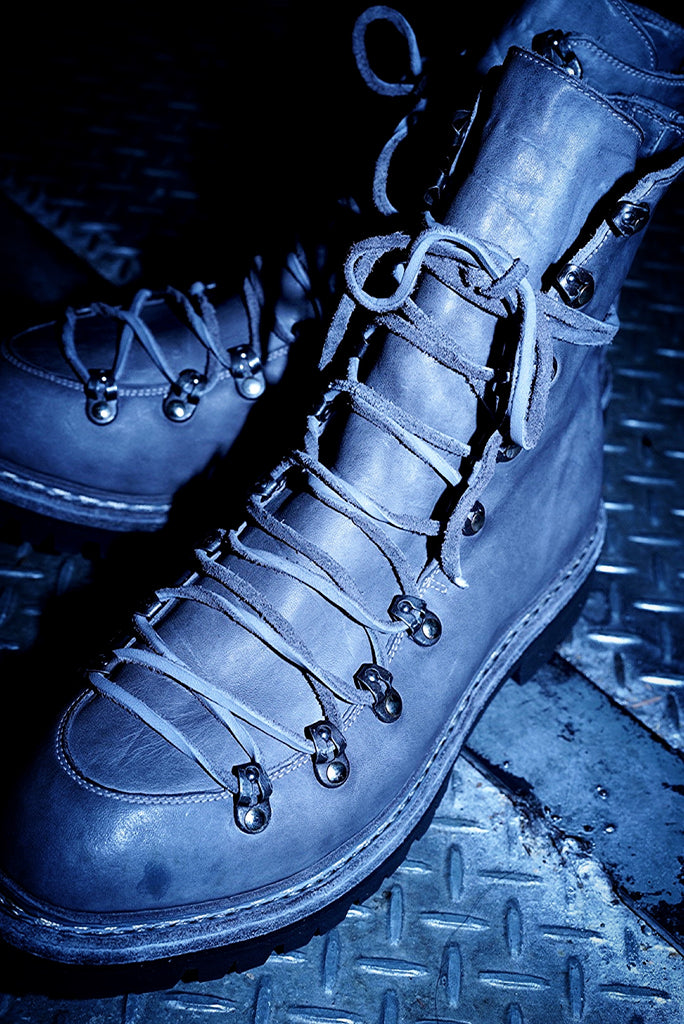 Artisan leather brand. <br> I  love "GUIDI"