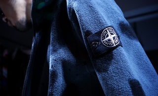 "白タグ"の持つ意味<br>-STONE ISLAND-