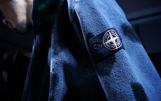 "白タグ"の持つ意味<br>-STONE ISLAND-