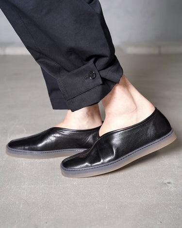 【LEMAIRE】<br>LINOLEUM PIPED SNEAKERS