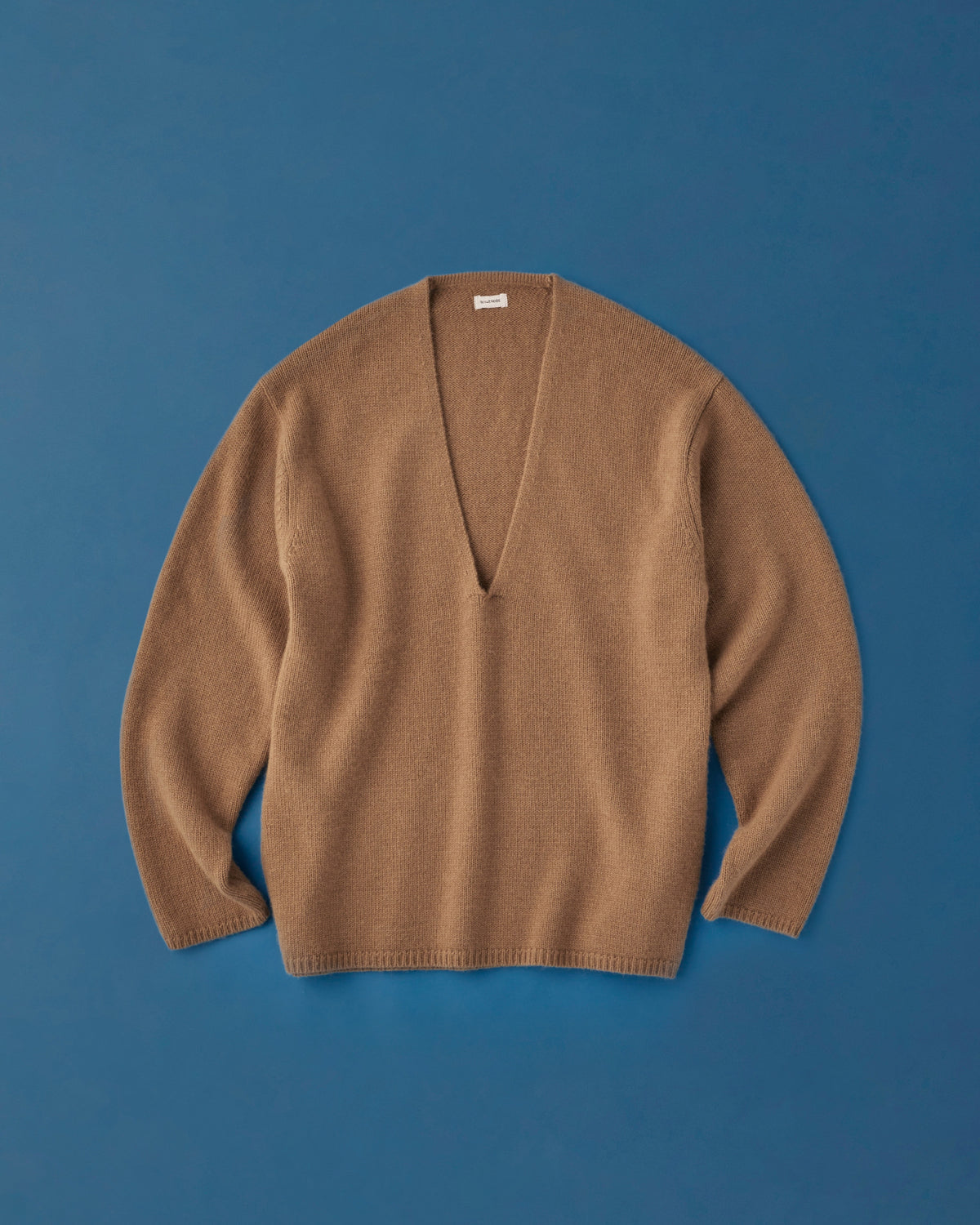 walenode(ウェルノード) NATURAL CAMEL DEEP V-NECK SWEATER -Amanojak