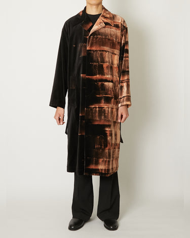 26AW予約受付中<br>【TAAKK】<br>HAND-BLEACHED VELVET COAT