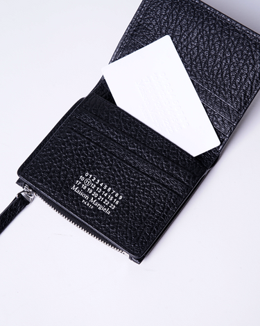 【Maison Margiela 11】<br>EMBOSSED LEATHER FLIP FLAP WALLET