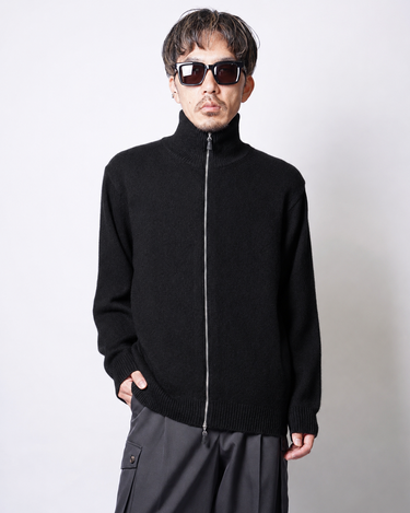26AW予約受付中<br>【BATONER】<br>MIDDLE WEIGHT INNOCENT CASHMERE DRIVERS KNIT