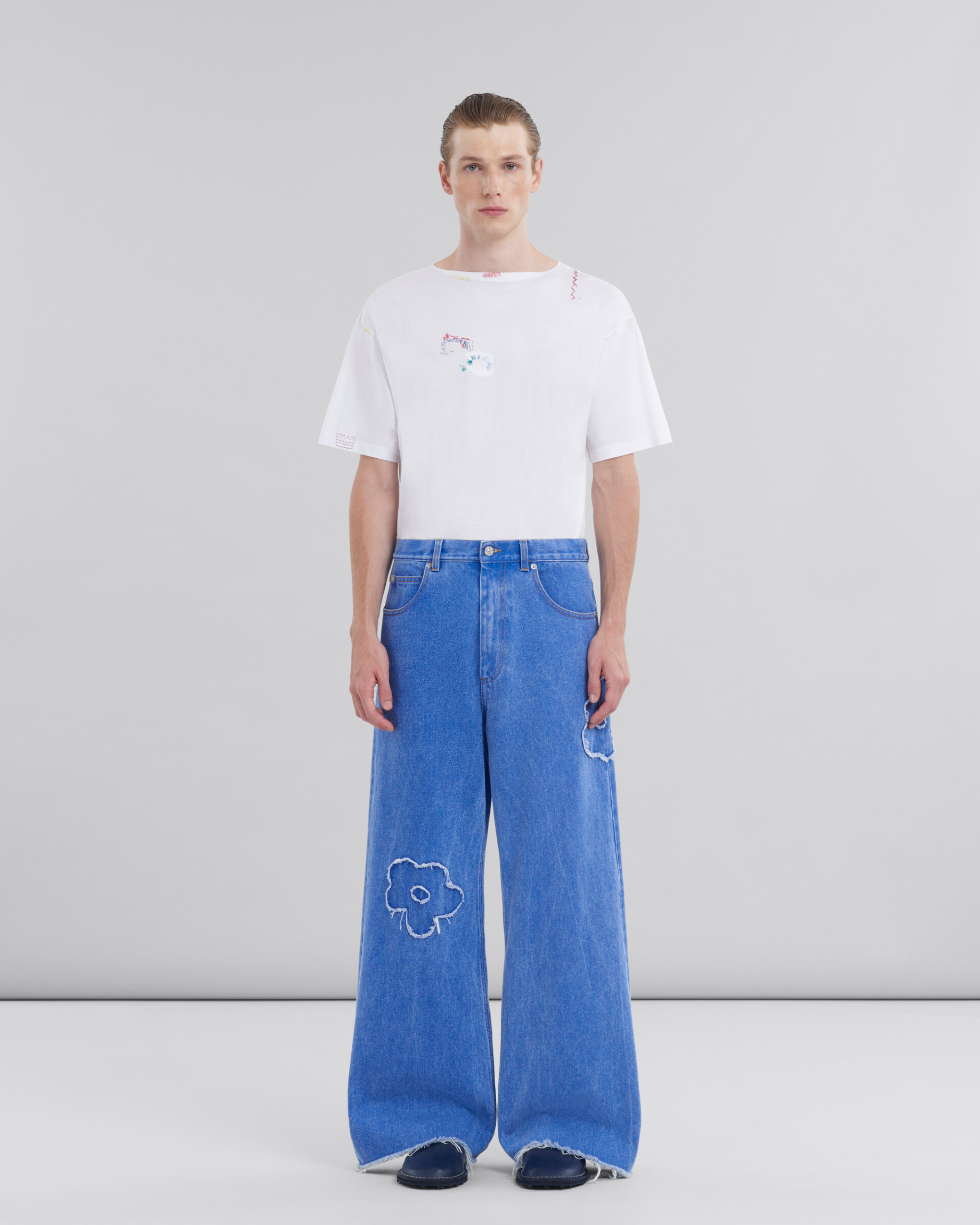 10923C21-146D-49F1-84AA- 10923C21-146D-49F1-84AA-