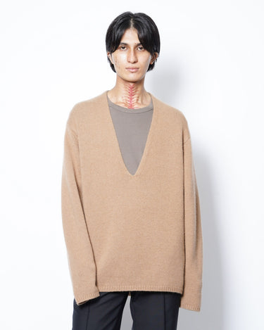 【walenode】<br>NATURAL CAMEL DEEP V-NECK SWEATER