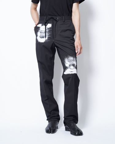 【TAKAHIROMIYASHITA The Soloist.】<br>side tape adjustable length plain front pant.