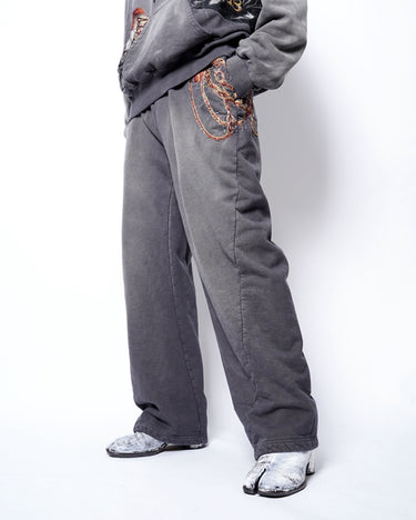 7.11(sat) 10:00 Launch<br>【doublet】<br>TROMPE L'OEIL EMBROIDERY SWEATPANTS