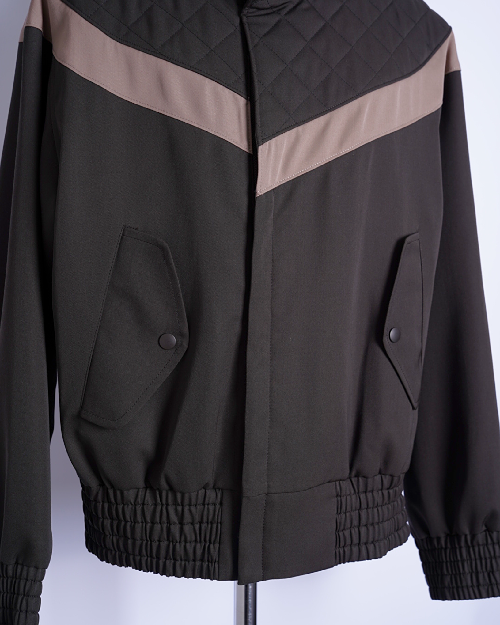 kolor】QUILTING SHOULDER BLOUSON -Amanojak. kolor】QUILTING SHOULDER BLOUSON -Amanojak.