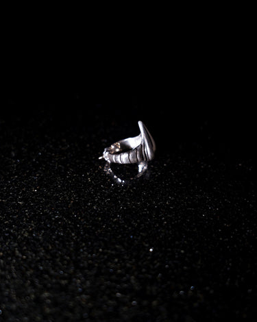 即納在庫有り<br>【NATURAL INSTINCT】<br>"DROP" PINKY RING<br>(NI-R-17)