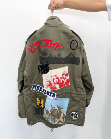 27SS予約受付中<br>【JUNYA WATANABE MAN】<br>"Pink Floyd" MULTI PATCH FIELD JACKET
