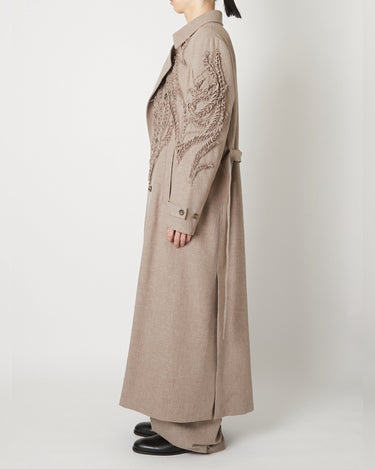 26AW予約受付中<br>【TAAKK】<br>SCULPTURAL EMBROIDERY LONG WOOL COAT