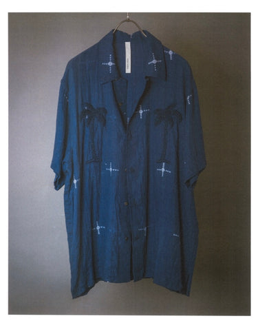 受注生産アイテム<br>期間限定受注受付中(7月31日～8月2日まで)<br>【kiminori morishita】<br>Palm Tree Hand-Embroidered Jamdani Shirt