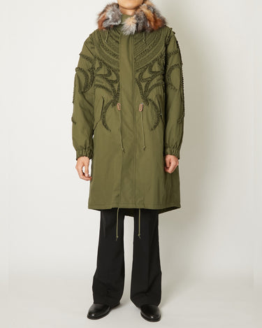 26AW予約受付中<br>【TAAKK】<br>EMBROIDERY FISHTAIL PARKA
