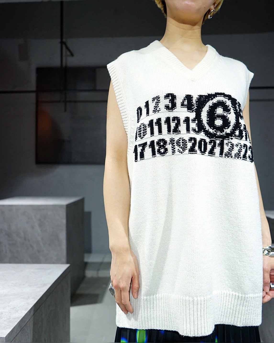 MM6 CALENDAR LOGOINSIDEOUT KNIT VEST ベスト