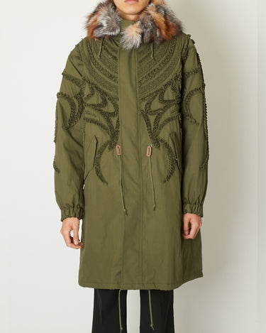 26AW予約受付中<br>【TAAKK】<br>EMBROIDERY FISHTAIL PARKA