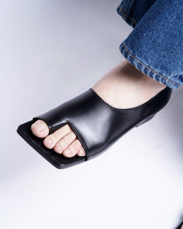 【JUNYA WATANABE】<br>OPEN TOE PUMPS