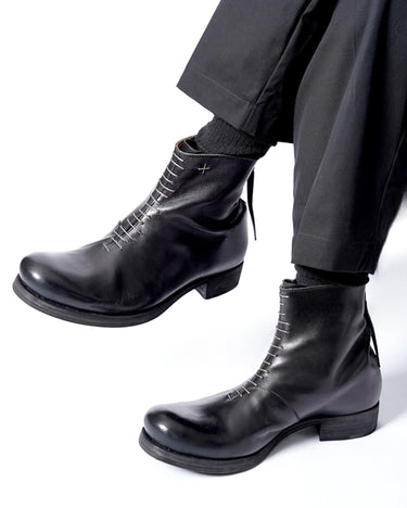 【m.a+】<br>SHORT BACK ZIPPER BOOT W/MULTIPLE SILVER STAPLE