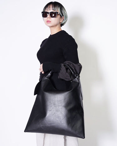 【TOGA ARCHIVES】<br>Leather ribbon bag big (UNISEX)