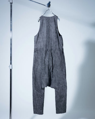 受注生産アイテム<br>期間限定受注受付中(9/11～9/13まで)<br>【prasthana】<br>drop crotch over suit (okayama denim 墨汁coating)