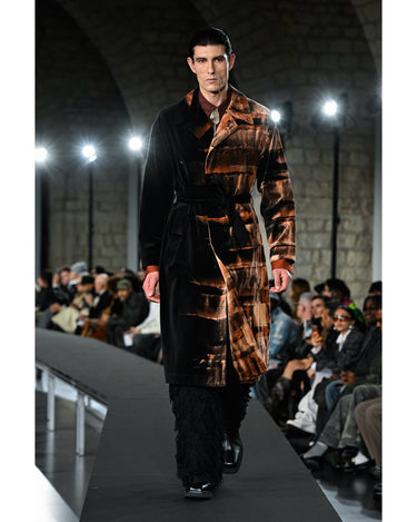 26AW予約受付中<br>【TAAKK】<br>HAND-BLEACHED VELVET COAT