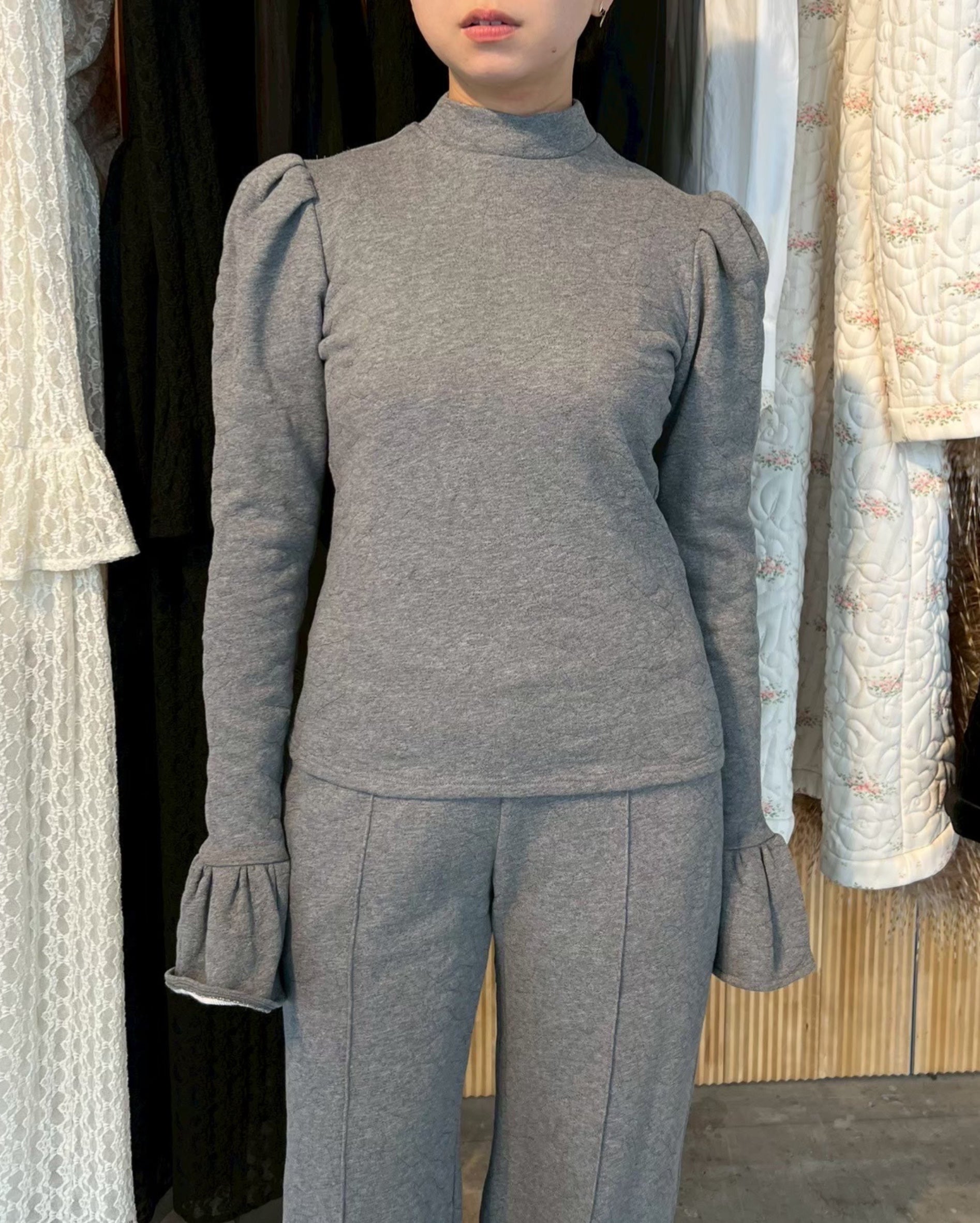 VIVIANO】Matelasse Jersey Top -Amanojak. VIVIANO】Matelasse Jersey Top -Amanojak.