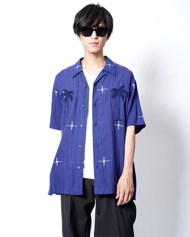 受注生産アイテム<br>期間限定受注受付中(7月31日～8月2日まで)<br>【kiminori morishita】<br>Palm Tree Hand-Embroidered Jamdani Shirt