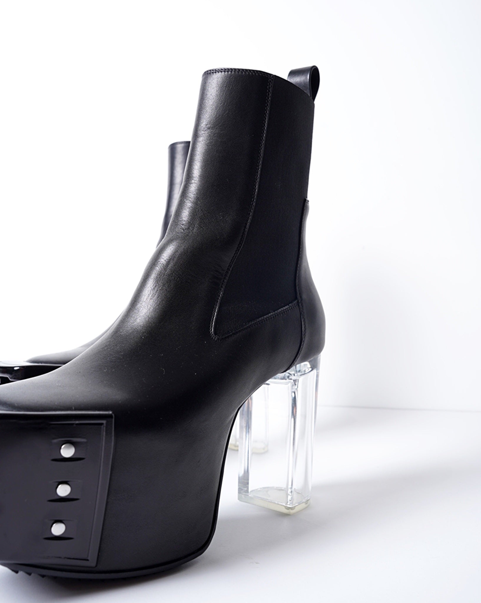 Rick Owens》 KISS boots －－－－－－－－－－－－－－－－－－－－ 【売って買ってサービス】  下取りご成立でRINKANの商品が最大15%OFF DMでお見積もりからお問い合わせ可能です。 【Information】 ◼︎How to pay  → Alipay・WeChatpay・Paypal・PayPay・Union pay 