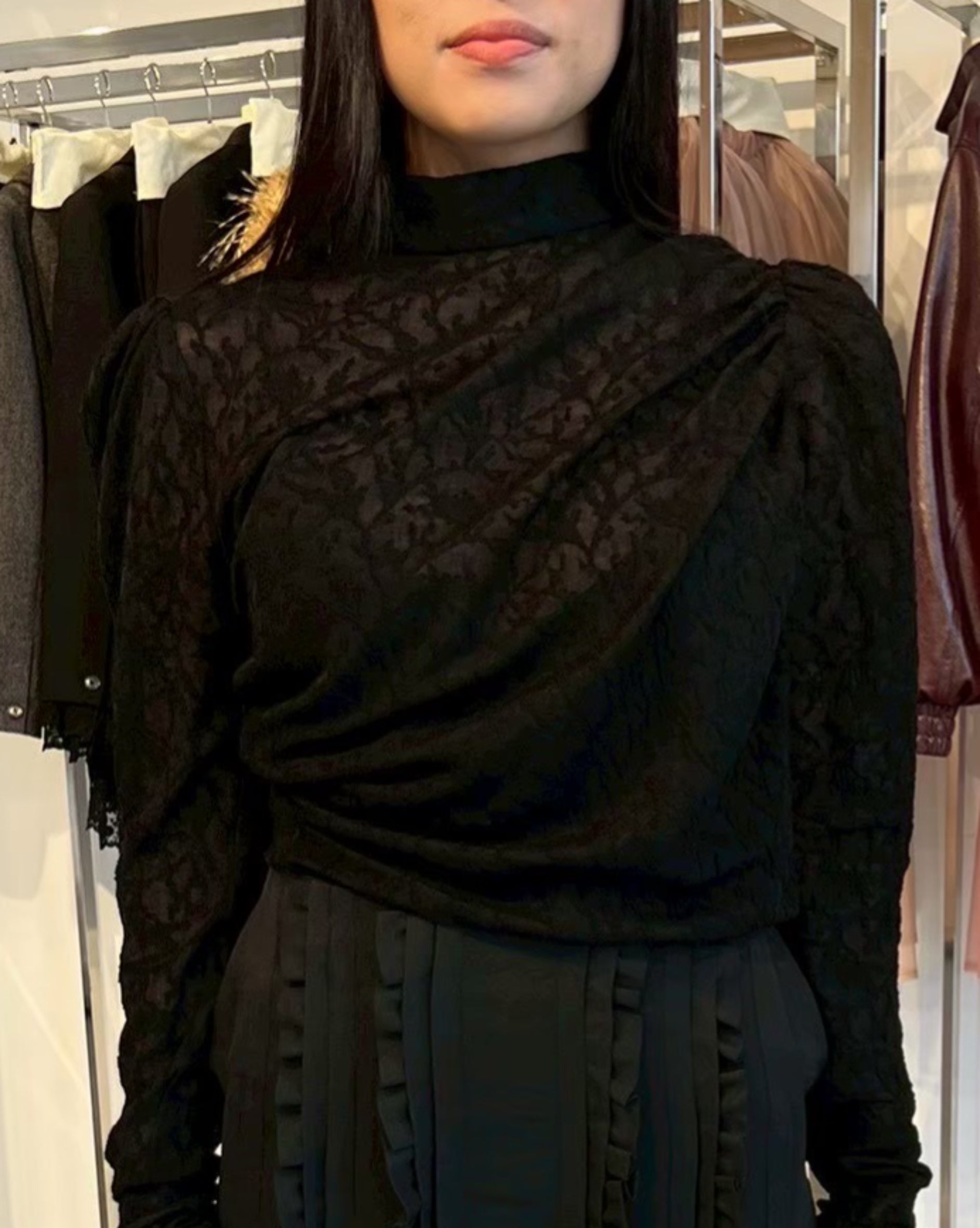 VIVIANO】Jacquard Drapé Top -Amanojak.