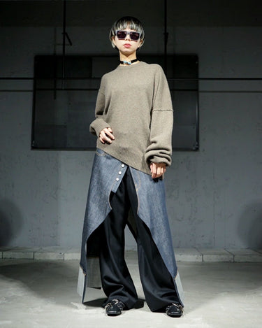 UNISEX<br>【INSCRIRE】<br>ASYMMETRY CASHMERE SWEATER