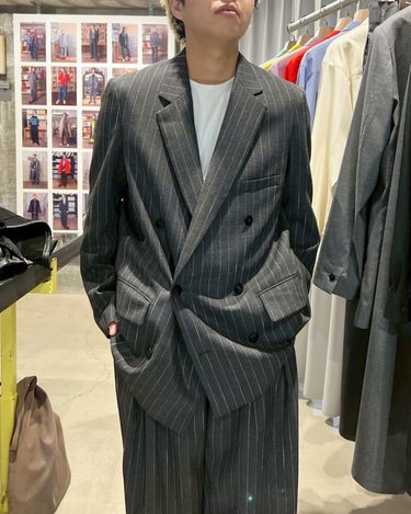 26AW予約受付中<br>【OVERCOAT】<br>Double-Breasted Jacket in Wool Pinstripe