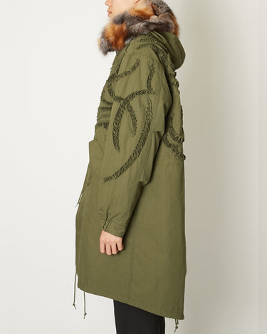 26AW予約受付中<br>【TAAKK】<br>EMBROIDERY FISHTAIL PARKA