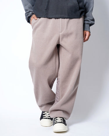 【WEWILL】<br>PATCHED FLEECE PANTS