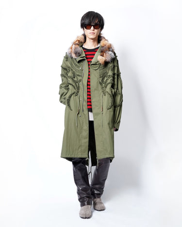 【TAAKK】<br>EMBROIDERY FISHTAIL PARKA