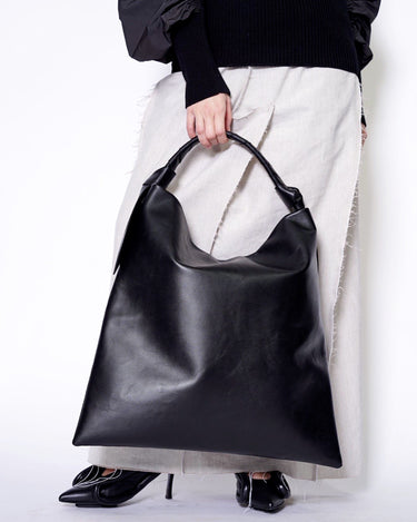 【TOGA ARCHIVES】<br>Leather ribbon bag big (UNISEX)