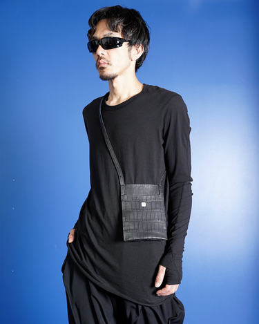 [GUIDI]<br>-PKT1-<br>ALLIGATOR PASSPORT BAG