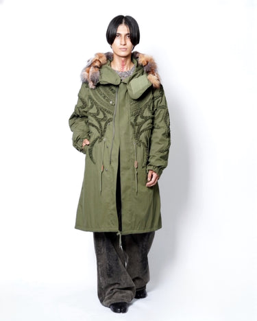 【TAAKK】<br>EMBROIDERY FISHTAIL PARKA