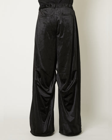26AW予約受付中<br>【TAAKK】<br>DRAPED VELVET TUCK PANTS