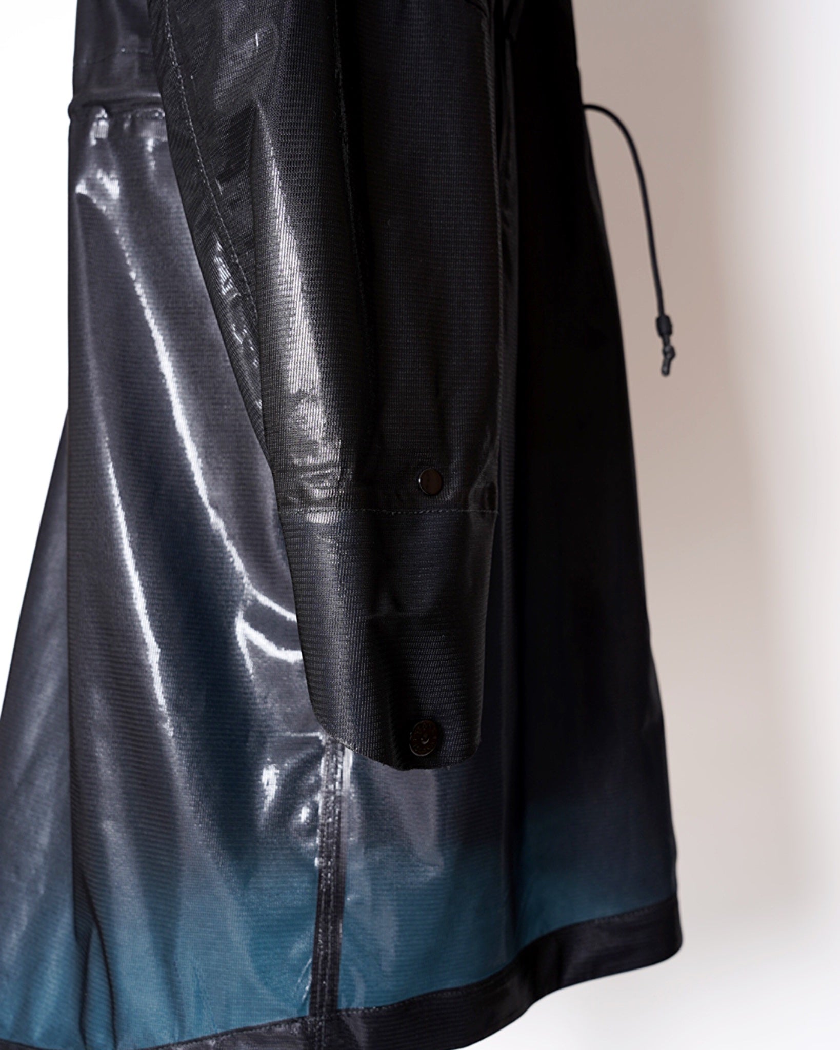 STONE ISLAND(ストーンアイランド) METALLIC RUN PROOF NYLON HOODED  