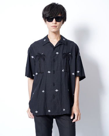受注生産アイテム<br>期間限定受注受付中(7月31日～8月2日まで)<br>【kiminori morishita】<br>Palm Tree Hand-Embroidered Jamdani Shirt