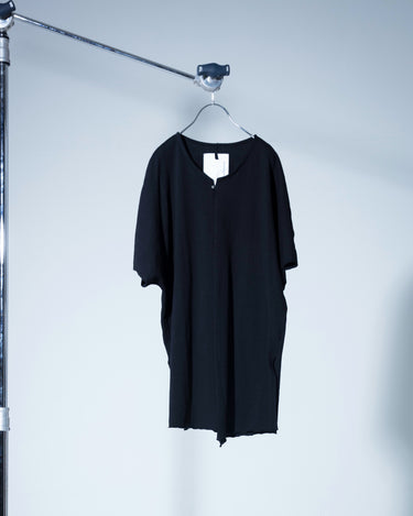 受注生産アイテム<br>期間限定受注受付中(9/11～9/13まで)<br>【prasthana】<br>split dolman top (heavy天竺)