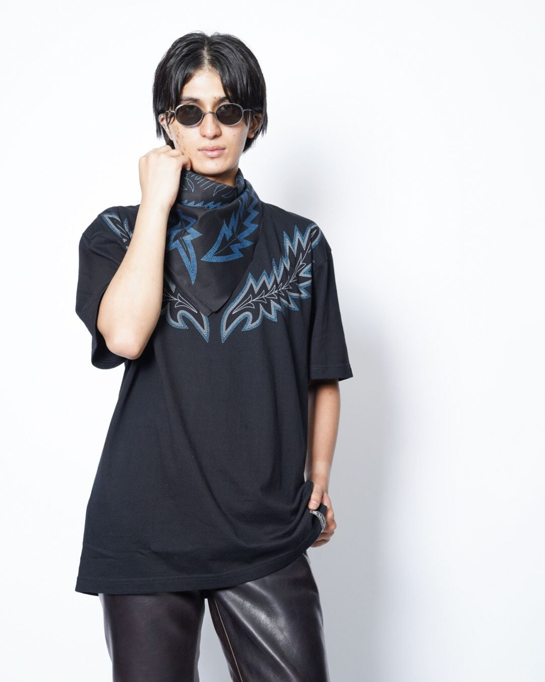 blackmeans(ブラックミーンズ)-BACK LOGO PRINT TEE with BANDANA