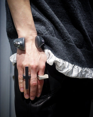 [PARTS OF FOUR]<br>Giant Duid Bracelat<br>-E2102-3-ka+ KPRL-