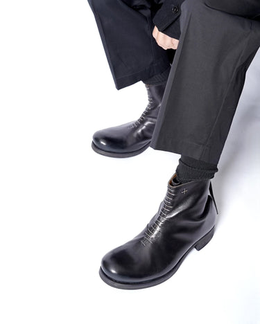 【m.a+】<br>SHORT BACK ZIPPER BOOT W/MULTIPLE SILVER STAPLE