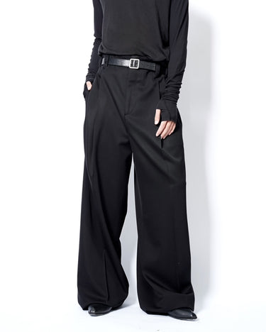 受注生産アイテム<br>【WT.】<br>OUT-TUCK WIDE SLACKS (WOOL)
