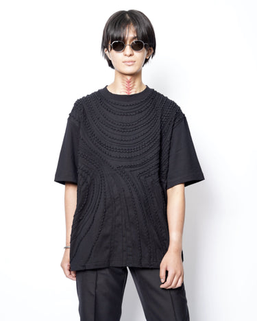 【TAAKK】<br>TAPE EMBROIDERED T-SHIRT