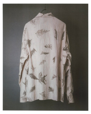 受注生産アイテム<br>期間限定受注受付中(7月31日～8月2日まで)<br>【kiminori morishita】<br>Scattered Leaves Eco-Print Shirt