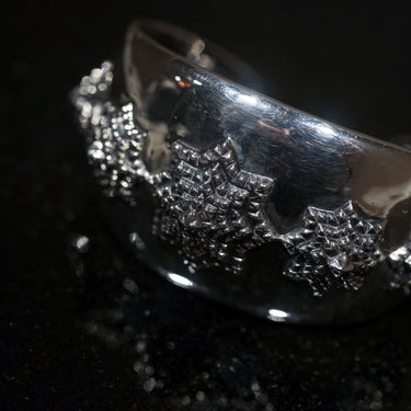 -Are you accepting orders-<br>[Natural Instinct]<br>"Flower -e-" Bangle (Ni-B-09)