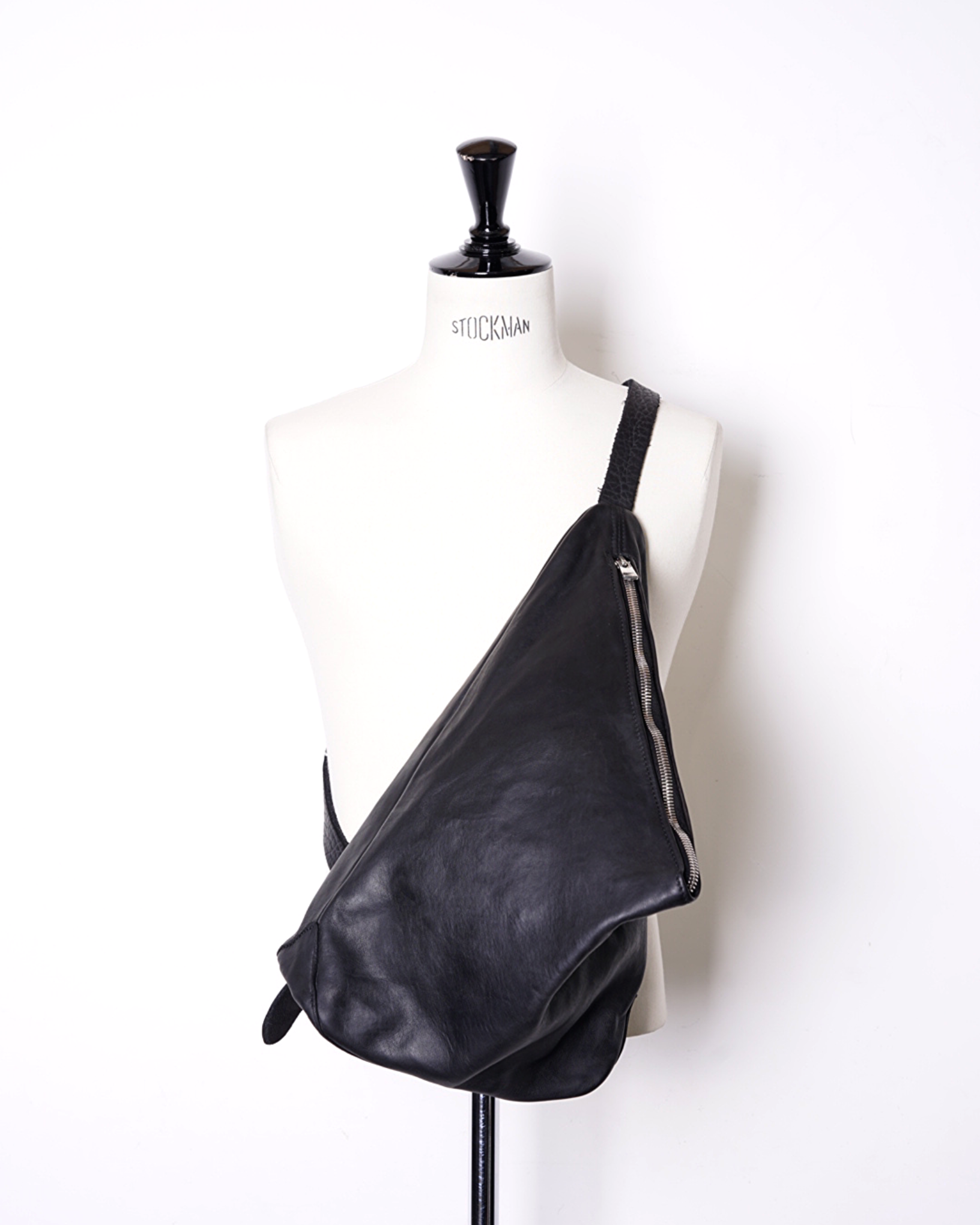 GUIDI(グイディ) --BV08- HORSE FULLGRAIN ONE SHOULDER BAG -Amanojak. GUIDI(グイディ) --BV08- HORSE FULLGRAIN ONE SHOULDER BAG -Amanojak.