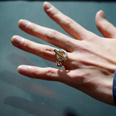 [Garden of Eden]<br> Silver & 10k<br>Circle T-barring